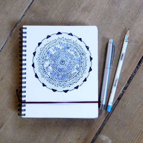 Mravenčí mandala, upcyklovaný sešit — foto 1