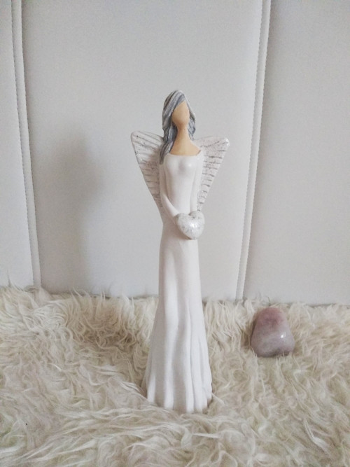 Anděl 36 cm - se stříbrným srdcem a křídly