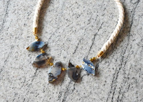 Náhrdelník ROPE AGATE GOLD BEADS — foto 1