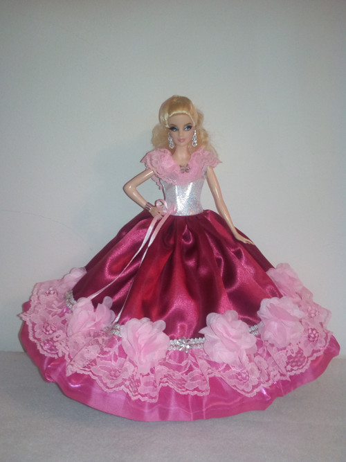 Šaty pro princeznu Barbie — foto 1