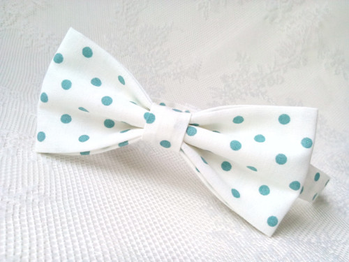 White bow tie with dark mentol polka dots — foto 1