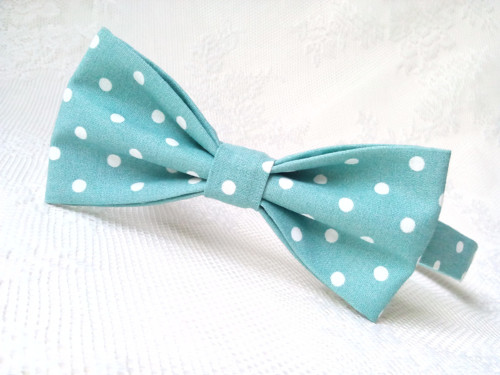 Dark mentol bow tie with white polka dots