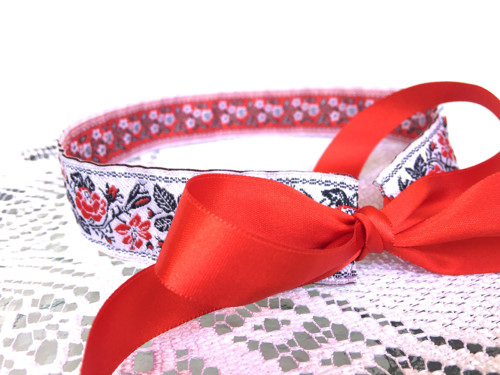 Romantická folklórna čelenka