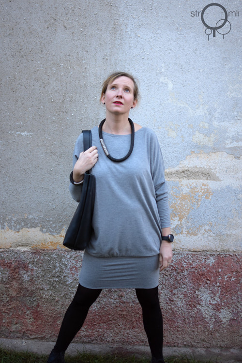UNI šaty šedé — foto 1