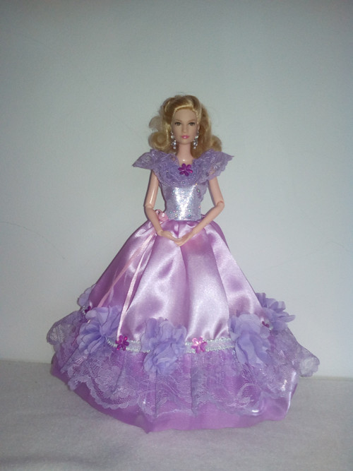 Šaty pro princeznu Barbie — foto 1