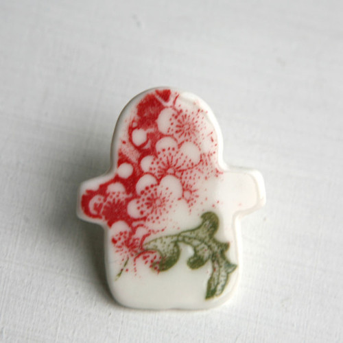 Ono III. (porcelánová brož) — foto 1