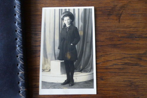 Dívka... fotopohlednice, fotografie