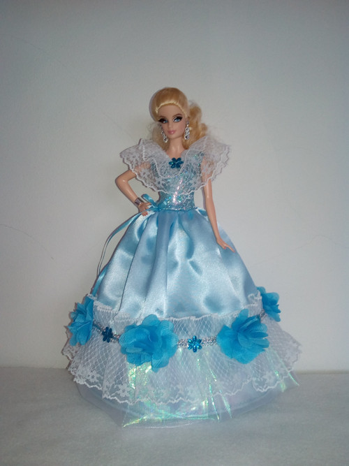 Šaty pro princeznu Barbie — foto 1