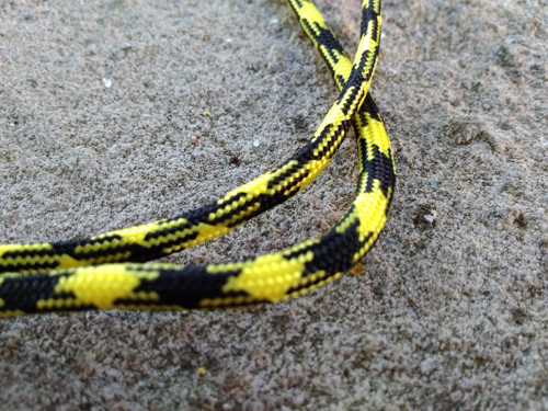 Paracord provázek č. 22