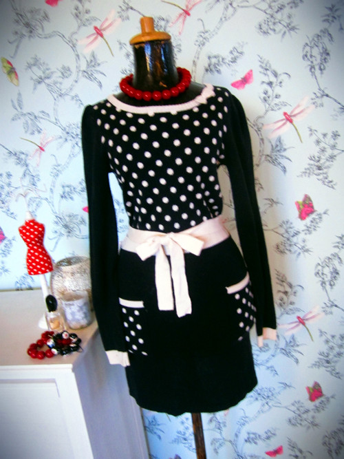 Šatečky v úpletu black&white dots — foto 1
