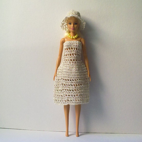 Oblečky pro Barbie - šaty + náhrdelník !SLEVA! — foto 1