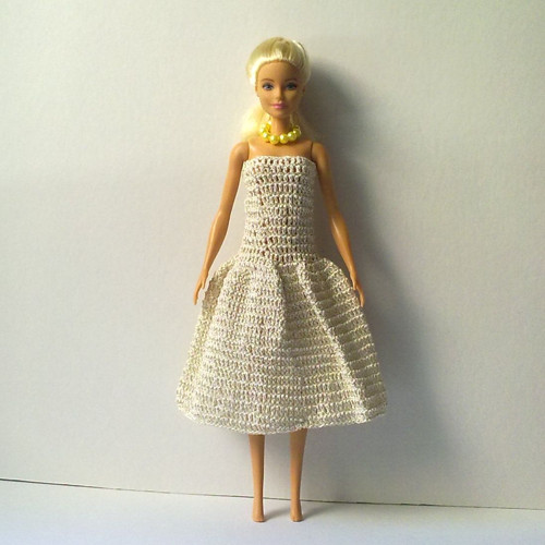 Oblečky pro Barbie - šaty + náhrdelník !SLEVA! — foto 1