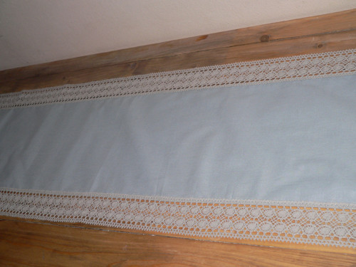 Šedý s krajkou