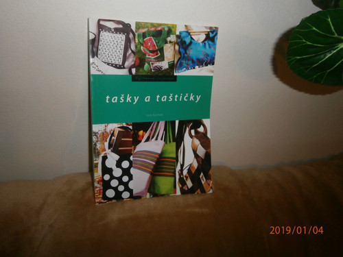 Kniha -Tašky A Taštičky — foto 1