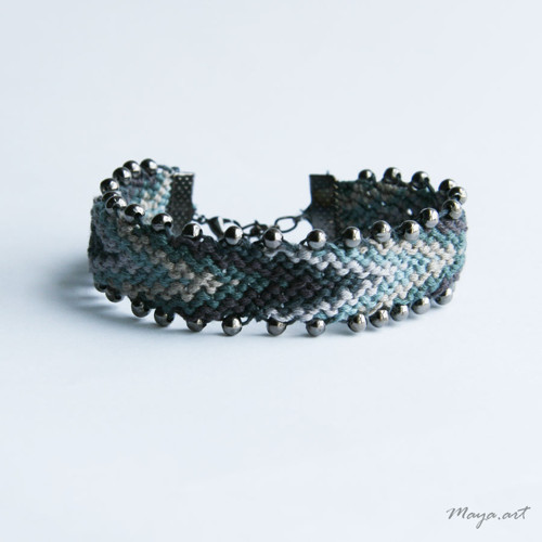 Šedomodrý náramek "MACRAMÉ BRACELET"