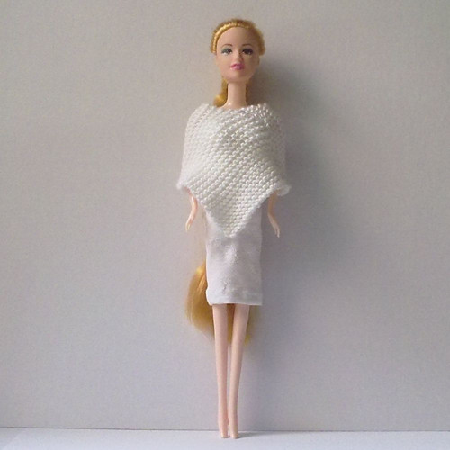 Oblečky pro Barbie - Pončo — foto 1