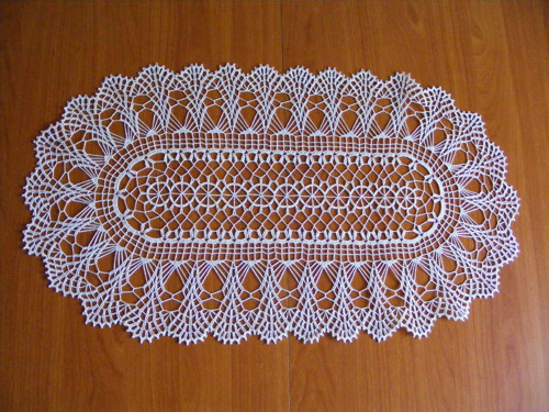Oválná háčkovaná dečka — foto 1