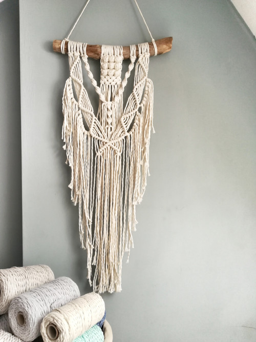 Macrame dekorace v přírodní krémové barvě — foto 1