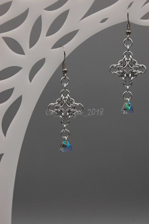 Náušnice TRIANGL se swarovski