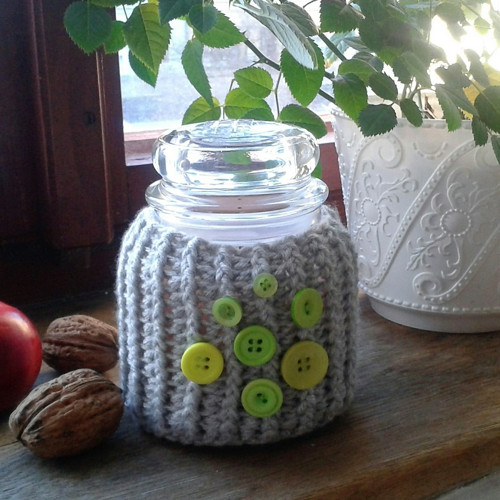 Svetr na svíčku - s knoflíčky - střední velikost