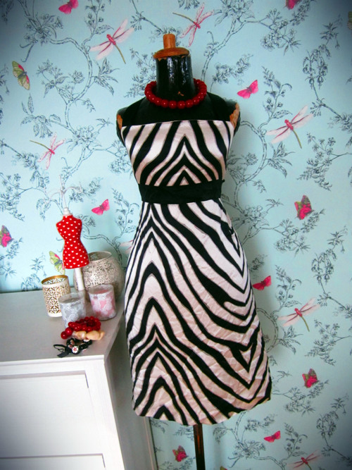 Šaty zebra — foto 1