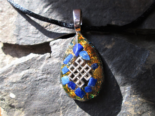 Org. šperk ,, Keltský uzel klidu " s lapis-lazuli — foto 1