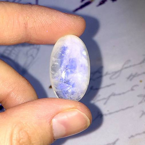 Měsíční kámen kabošon ovál / 27x16x6,5 mm 21,85 Ct