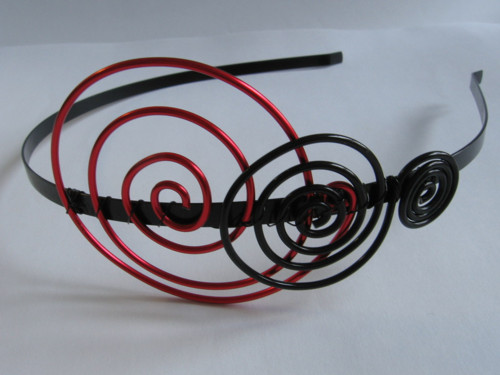 Čelenka Spirals -červená/černá — foto 1