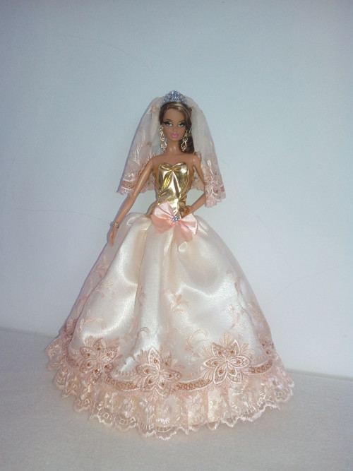 Šaty pro Barbie — foto 1
