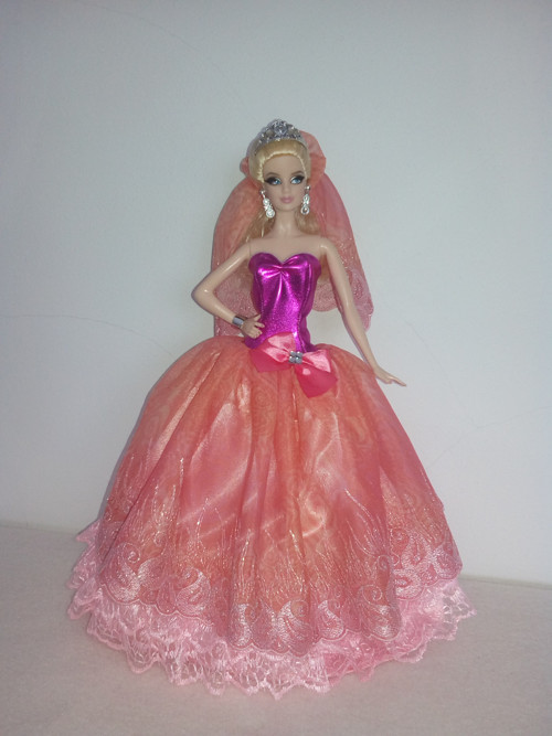 Šaty pro Barbie — foto 1
