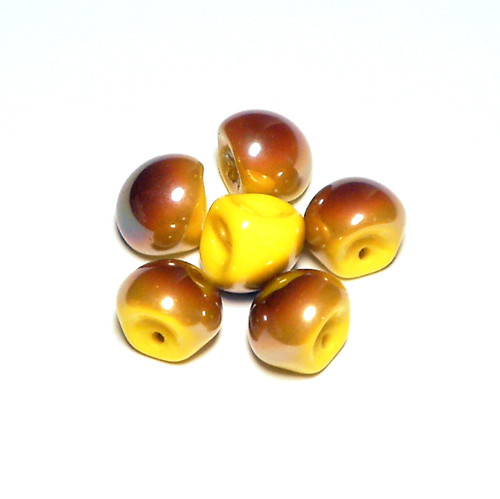 8ks Korálky Houbičky 9mm Yellow Celsian