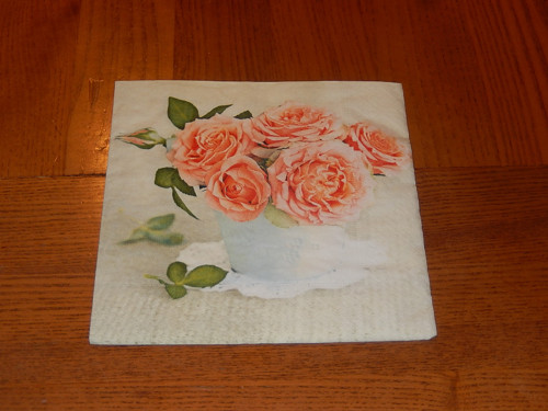 Ubrousek na decoupage - růže v porcel.hrnečku