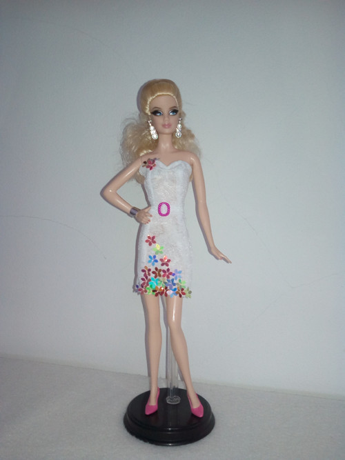 Šaty pro Barbie — foto 1