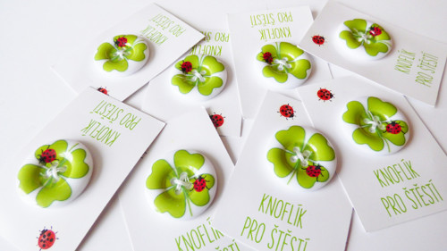 Knoflíky plast 8 ks — foto 1