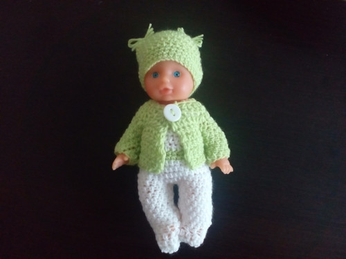 Háčkovaný komplet na panenku 17 cm — foto 1