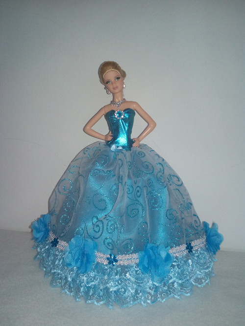 Šaty pro Barbie — foto 1