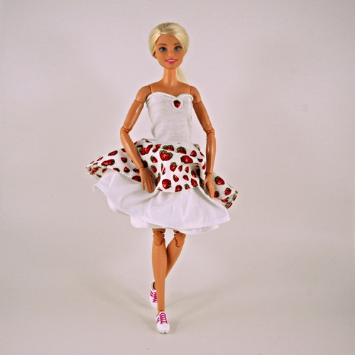 Barbie - Jahodové šaty — foto 1