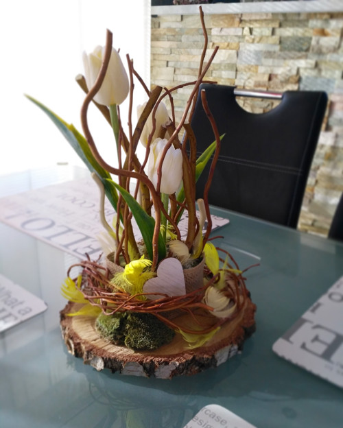Jarní dekorace s tulipány — foto 1