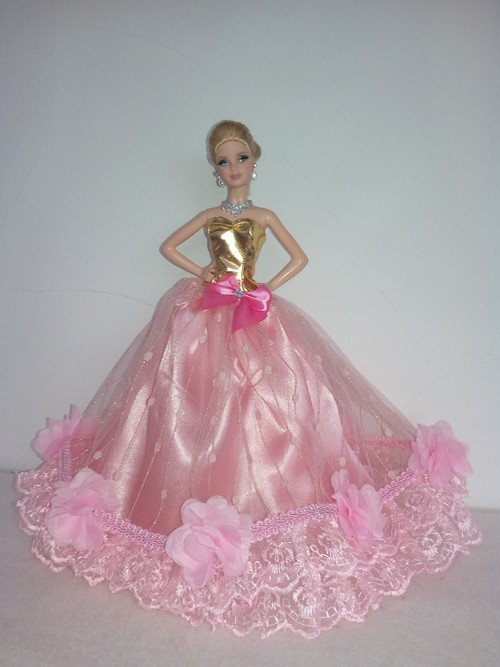 Šaty pro Barbie — foto 1