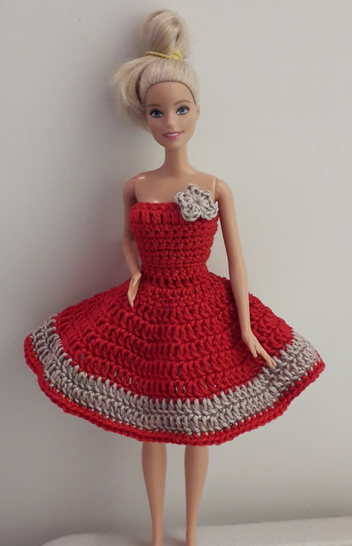 Šaty pro Barbie (červená, béžová) — foto 1