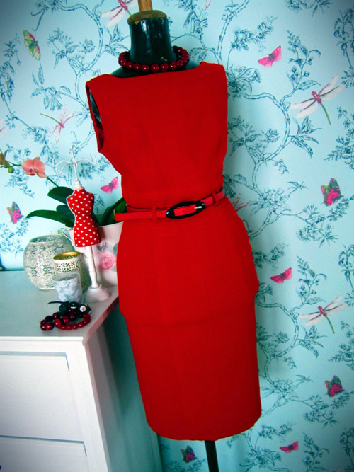 Little red dress — foto 1