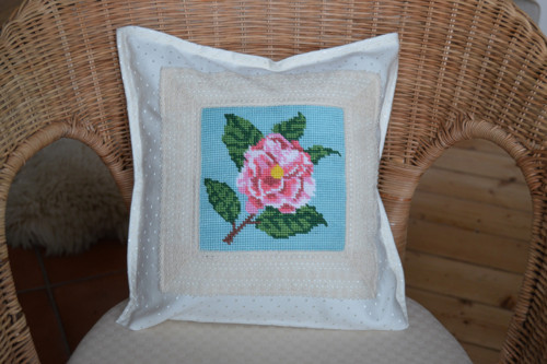 Růže,vyšívaný polštář 34 x 34 cm