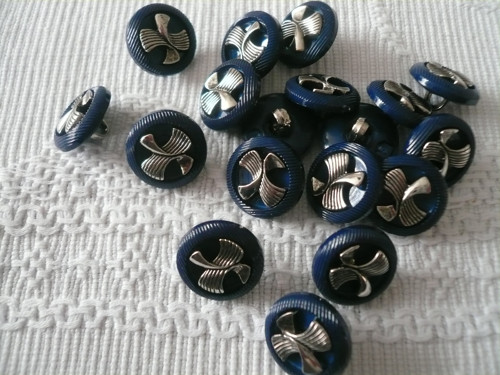 Tmavě modré knoflíčky 9 ks — foto 1