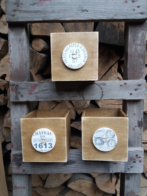Box s knoflíkem