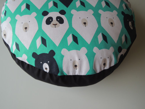 Bylinkový meditační podsedák -Medvědi a panda