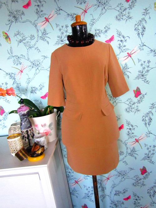 Šaty camel elegant — foto 1