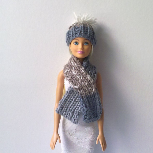 Oblečky pro Barbie - čepice, šála — foto 1
