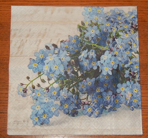 Ubrousek na decoupage - modrá kvítka na bílém
