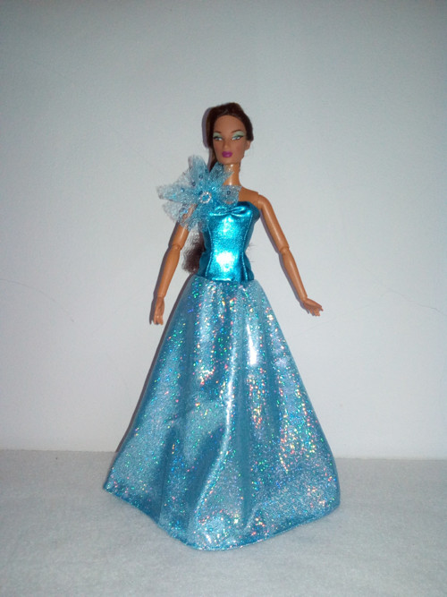 Šaty pro Barbie — foto 1
