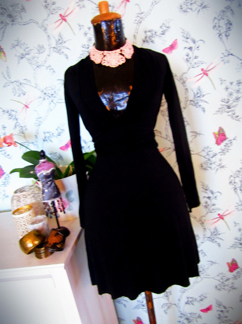 Little black dress — foto 1